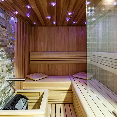 Gem Hotel