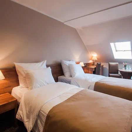 Gem Hotel 3*