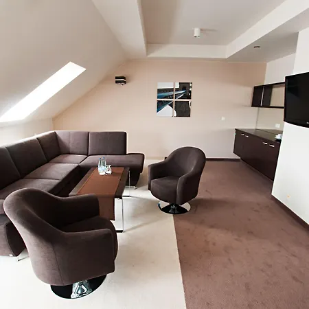 Gem Hotel